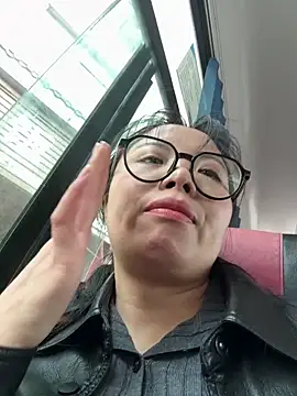 aa520uv online show from December 18, 2025, 5:57 am