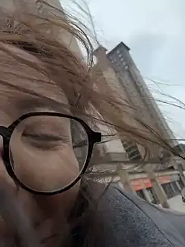 aa520uv online show from March 2, 2026, 7:48 am