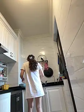 aa520uv online show from April 20, 2026, 2:14 am