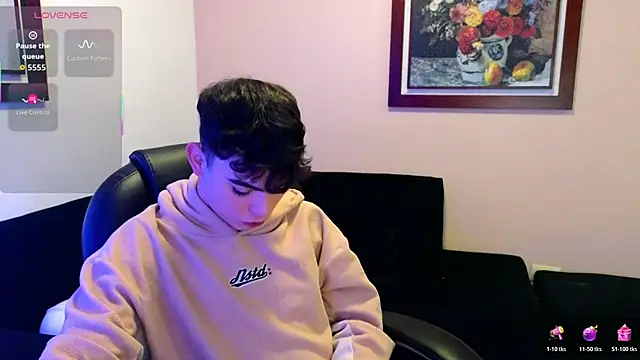 lukeboyce33 online show from October 25, 2025, 12:29 am