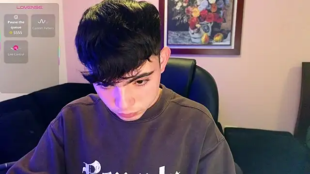 lukeboyce33 online show from October 28, 2025, 2:04 am