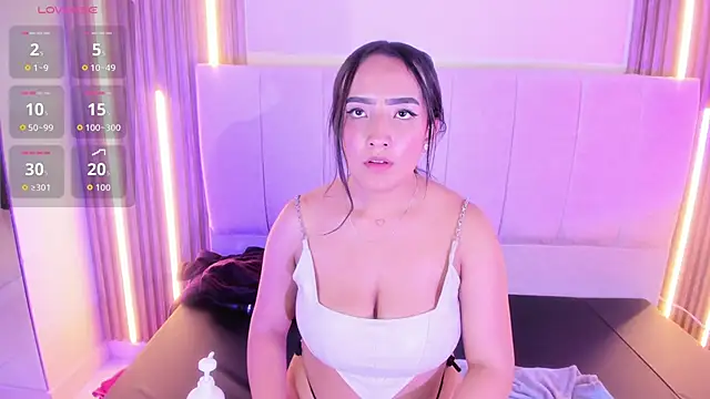 Alice 26  online show from April 20, 2026, 8:21 pm