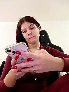 MeCherryy online show from November 12, 2025, 5:13 pm