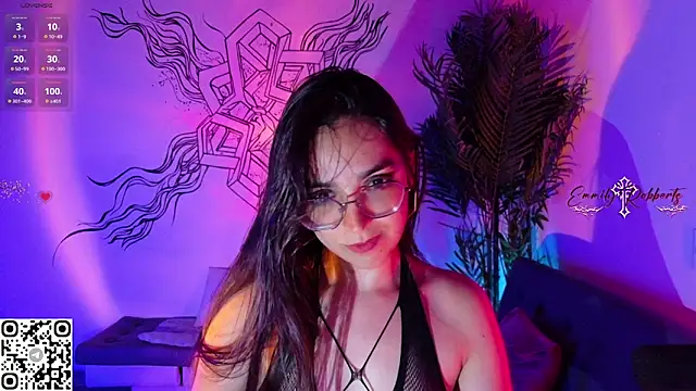 Snapshot of Emmi_Roberts chatting on April 23, 2026, 12:56 am Emmi Roberts online show from April 23, 2026, 12:56 am