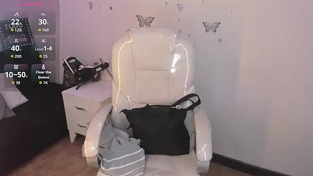 Pretty Johnson  online show from April 7, 2026, 11:32 am