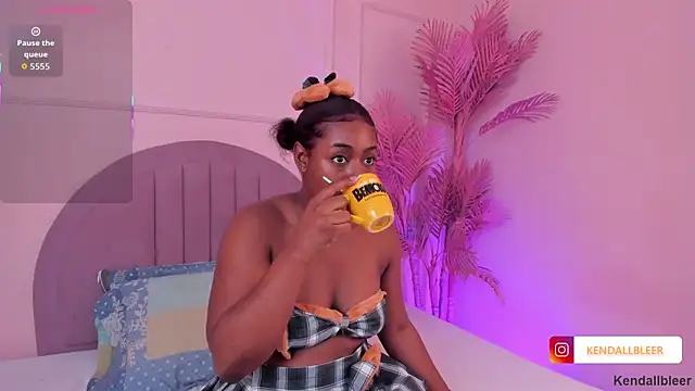 Kendallbleer online show from September 12, 2025, 12:05 pm