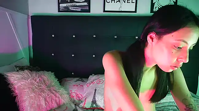 Taylor dolll online show from March 18, 2025, 2:36 am