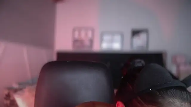 Taylor dolll online show from September 25, 2025, 7:28 pm