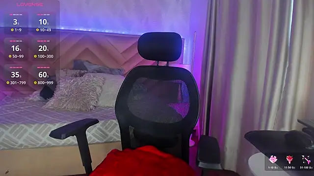 alice kingsley  online show from April 19, 2026, 8:22 pm