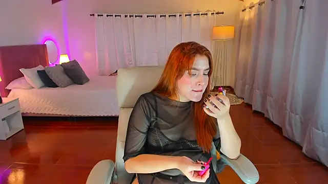 karla hill 28 online show from October 31, 2025, 4:35 am