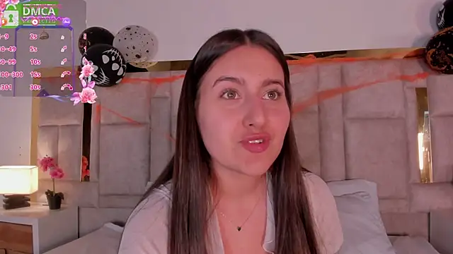 Hanna Evans   online show from October 31, 2025, 12:33 am