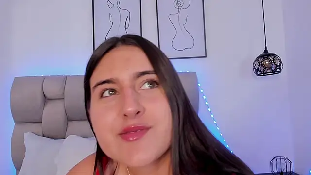 Hanna Evans   online show from February 3, 2026, 1:05 pm