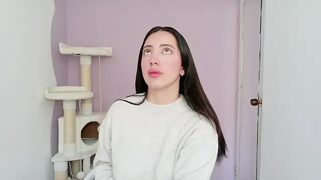 Rebbecawhite meow online show from February 7, 2026, 4:43 pm