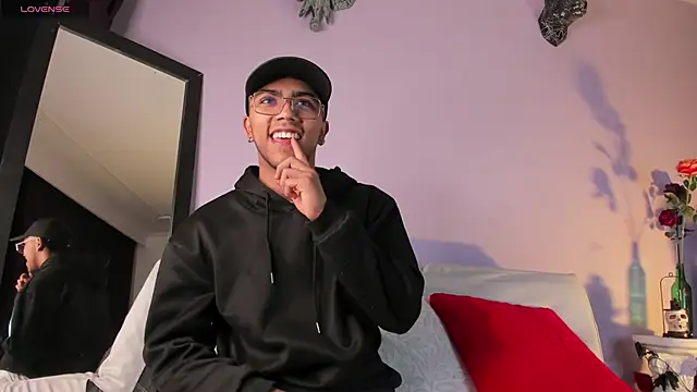 Colstorw  online show from October 11, 2025, 10:47 am