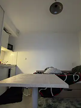 Renoirmonter online show from April 4, 2026, 9:34 pm