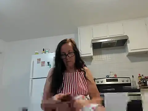 peachgoddess online show from April 26, 2026, 2:42 am