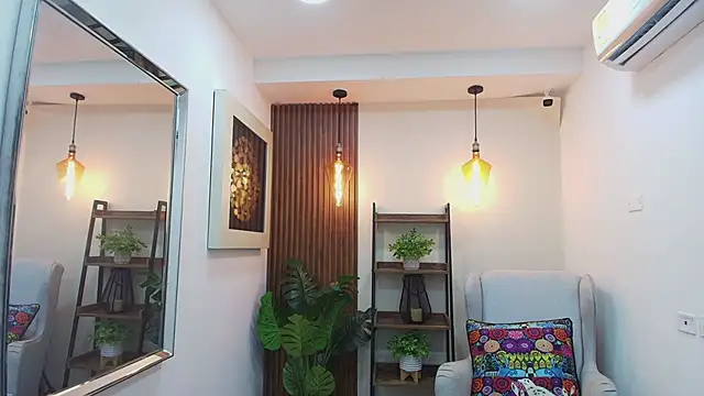 Coral Lise online show from September 10, 2025, 10:59 am