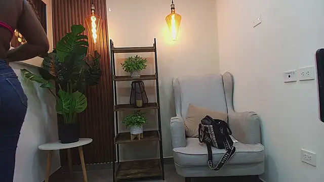 Coral Lise online show from September 24, 2025, 11:02 am