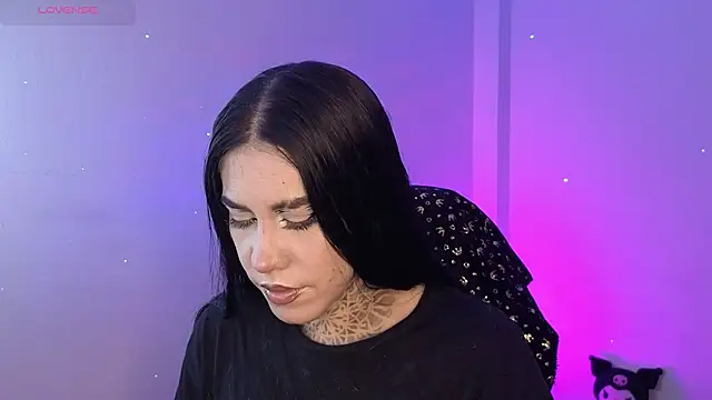 AnfisaLetyagho online show from November 27, 2025, 8:11 pm