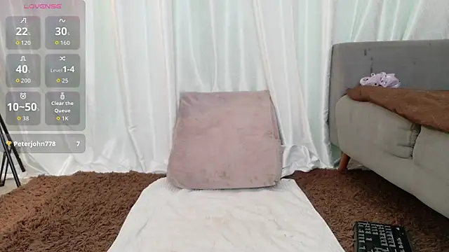 Snapshot of YuliethPetite chatting on May 20, 2026, 1:17 pm YuliethPetite online show from May 20, 2026, 1:17 pm