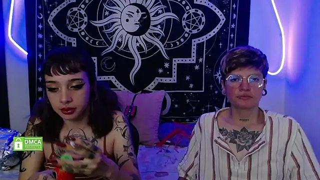 lovelockedlips online show from March 22, 2025, 1:32 am