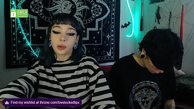 lovelockedlips online show from November 9, 2025, 6:39 pm