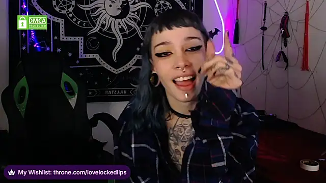 lovelockedlips online show from November 28, 2025, 1:52 am