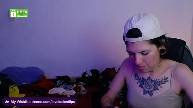 lovelockedlips online show from April 2, 2026, 2:53 am