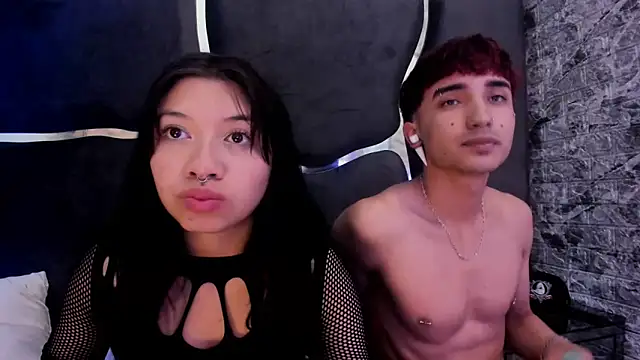 LauryAndNarem69 online show from March 19, 2025, 8:43 pm