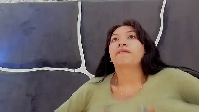 LauryAndNarem69 online show from March 20, 2025, 7:25 pm