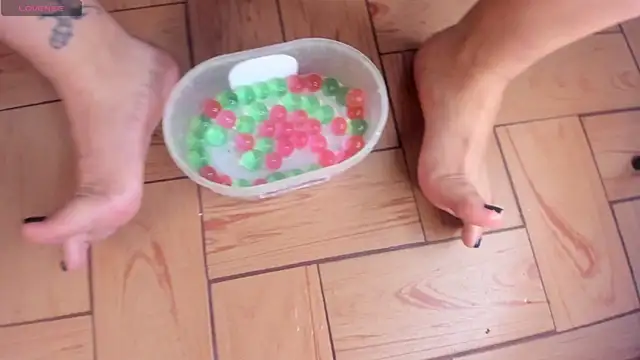 kailinmoonx online show from April 18, 2026, 12:53 pm