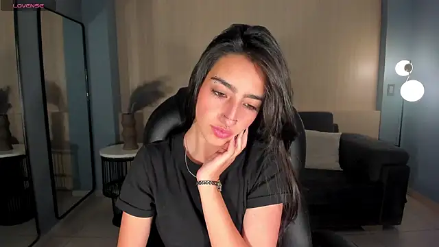 LarisaSmirnov online show from September 19, 2025, 4:25 am