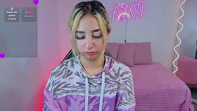 Malory tay1 online show from September 30, 2025, 7:08 pm