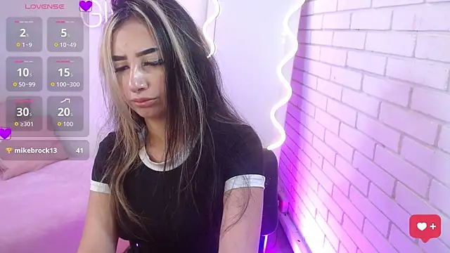 Malory tay1 online show from October 2, 2025, 7:32 pm