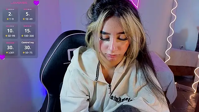 Malory tay1 online show from October 17, 2025, 6:54 pm