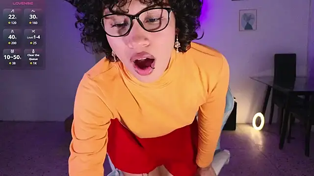 eleselas online show from October 31, 2025, 11:50 pm