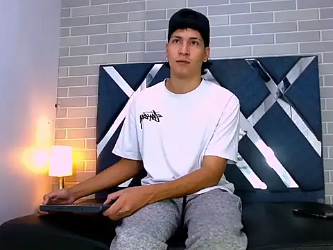 Jhojan twink online show from September 27, 2025, 12:10 pm