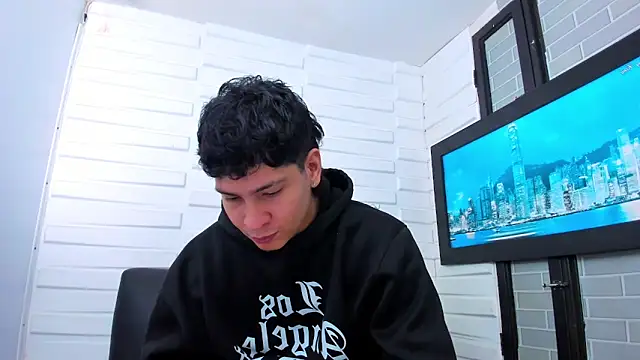 Jhojan twink online show from November 6, 2025, 1:12 pm