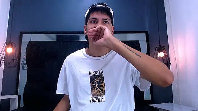 Jhojan twink online show from January 8, 2026, 4:26 am