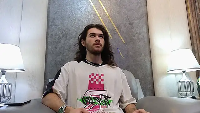 FreyrVik online show from December 2, 2025, 3:40 pm