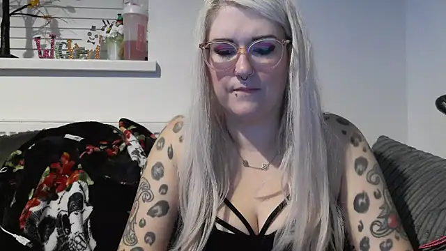 Sizzling Indie36 online show from October 18, 2025, 10:10 pm