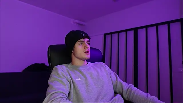 Brad Holloway online show from December 3, 2025, 2:04 pm