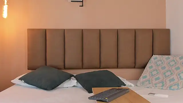 honeygray02 online show from October 6, 2025, 12:13 pm