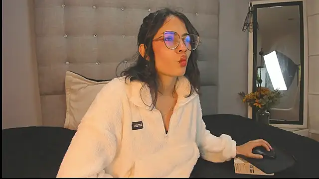 Moon  April online show from November 24, 2025, 7:24 pm