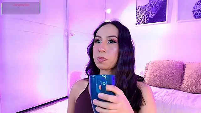 Snapshot of Valen_ross_ chatting on June 27, 2026, 9:53 pm Valen ross online show from June 27, 2026, 9:53 pm