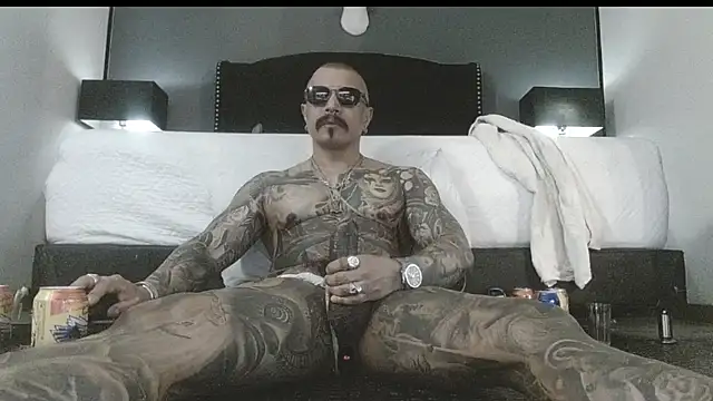 danilog515 online show from November 9, 2025, 9:02 pm