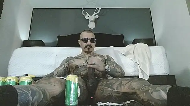 danilog515 online show from April 22, 2026, 8:32 pm