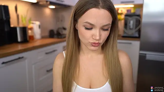 anitaraj  online show from March 19, 2026, 9:41 pm