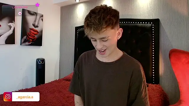 Snapshot of LiamWildx20 chatting on January 17, 2026, 5:12 am LiamWildx20 online show from January 17, 2026, 5:12 am