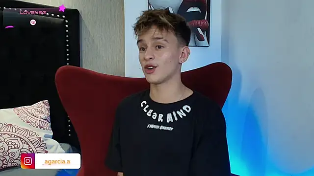 Snapshot of LiamWildx20 chatting on February 4, 2026, 4:29 am LiamWildx20 online show from February 4, 2026, 4:29 am